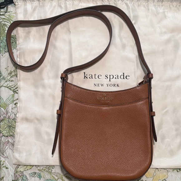 kate spade Handbags - Kate Spade Tan Crossbody Bag